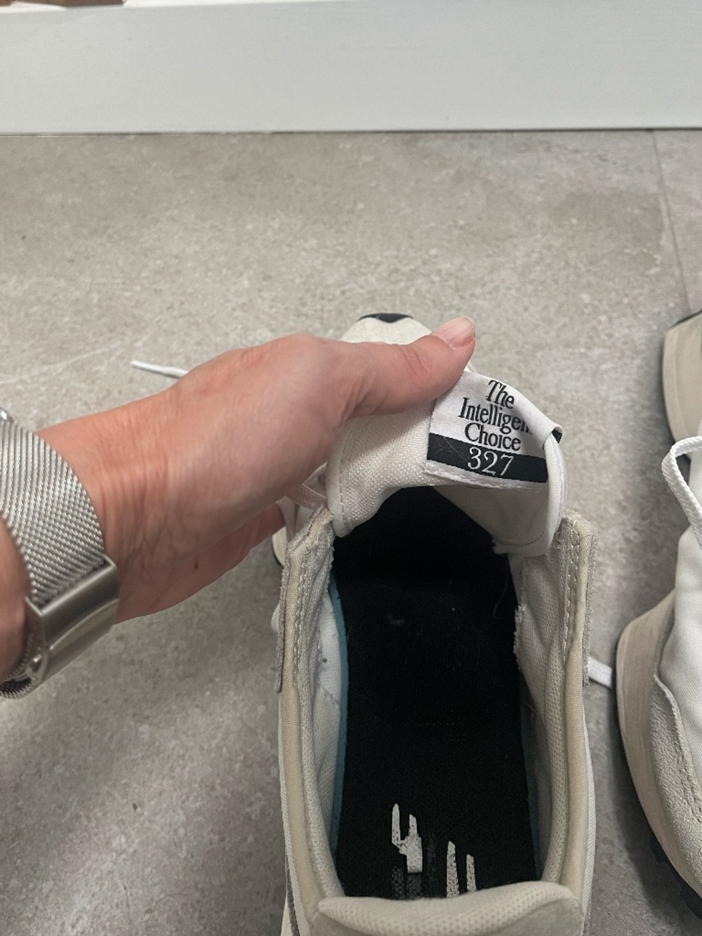 Clean Size 10 New Balance 327 - Picture 11 of 16
